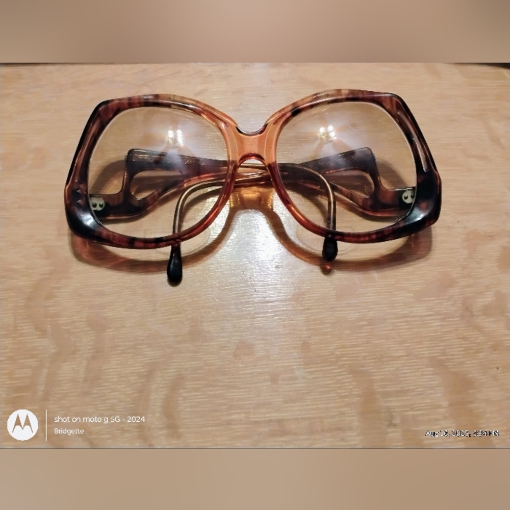 Elegant Tortoise Shell Women's Glasses